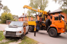 В Туле с улицы Декабристов эвакуировали шесть бесхозных автомобилей