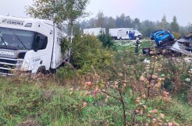 В страшной аварии с тремя грузовиками в Веневском районе погибли 4 человека