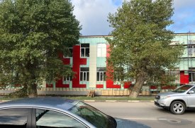 Машколледж им. Демидова в Туле обшивают красными панелями