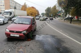 В Туле на улице Смирнова столкнулись Hyundai и Lada, пострадал мужчина