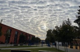 Туляки делятся фотографиями перистых облаков над городом