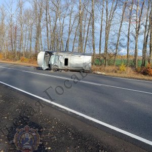 В Тульской области на автодороге «Золотое кольцо» опрокинулся ГАЗ: трое мужчин пострадали