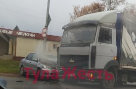 В Туле на Косой Горе произошло серьезное ДТП: МАЗ смял «Мицубиши Лансер»