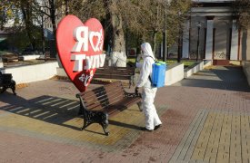 В Туле продезинфицировали Казанскую набережную и сквер театра драмы