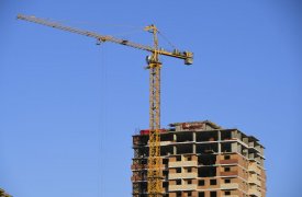 В Туле на стройке на улице Болдина электрокар провалился в 4-метровую яму