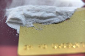 Мать и дочь из Тулы попались на попытках продать почти 1,8 кг наркотиков