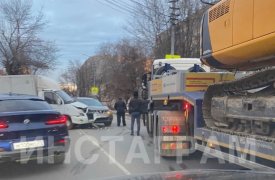 В Туле на улице Староникитской столкнулись «Ниссан» и грузовая ГАЗель