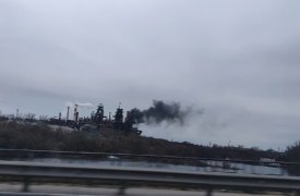 Туляки пожаловались на черные облака над заводом на Косой Горе