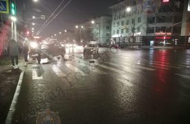 В Туле на улице Октябрьской пьяный водитель на ВАЗе столкнулся с Toyota, один человек пострадал