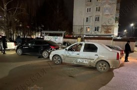 Пьяный житель Щекино на Renault врезался в стоящий Ford на улице Мира