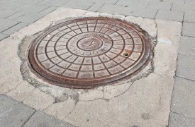 В Суворовском районе местный житель попался на краже двух чугунных люков