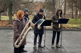 В Тульской области молодые саксофонисты выступили перед пациентами и персоналом ковидного госпиталя