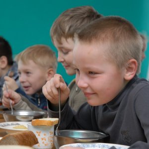 В школах Тульской области нашли нарушения в качестве питания школьников