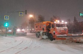 На уборку тульских улиц вышли 130 уборочных машин, тракторов и самосвалов