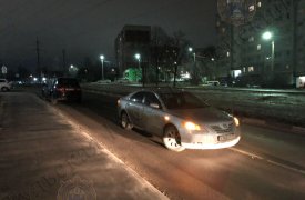 В Туле женщина попала под машину, когда перебегала дорогу в неположенном месте