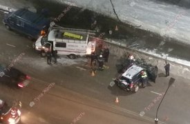 В Туле Suzuki врезалась в два автомобиля аварийных служб: постралада женщина
