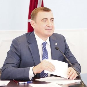 Губернатор Алексей Дюмин поздравил жителей Тульской области с Новым, 2022 годом