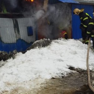 В Туле очевидцы спасли из горящего дома ребенка и женщину-инвалида