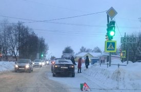 В Кимовске на улице Октябрьской на светофоре столкнулись две легковушки
