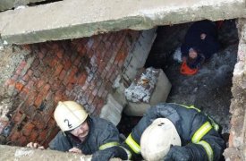В Туле 59-летняя женщина получила травму позвоночника, провалившись под ступени крыльца