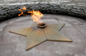 Алексей Дюмин поздравил жителей Тульской области с Днем защитника Отечества