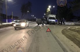 В Щекино в столкновении грузового ГАЗа и Сhevrolet пострадала 8-летняя девочка