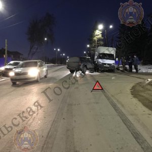 В Щекино в столкновении грузового ГАЗа и Сhevrolet пострадала 8-летняя девочка