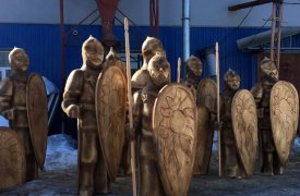 В парке «Жалка» появятся «33 богатыря»: деревянные скульпутры уже привезли в Алексин