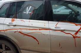 Тулячке измазали кетчупом автомобиль за наклейку «Сила V правде»