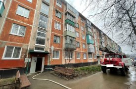 В Ефремове из горящего дома вывели 10 человек