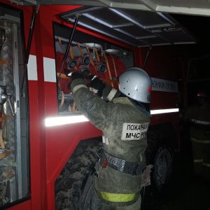 В ночь на 21 апреля в Воловском районе из огня спасли пенсионерку