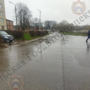 В Плавске «Lada» во дворе сбила пенсионерку: женщина попала в больницу