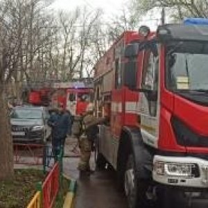 В Туле на улице Ползунова из горящего дома спасли 9 человек