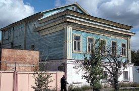 4 мая в Туле на улице Карла Маркса на проезжую часть упало дерево