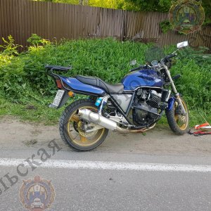 В Ясногорском районе Тульской области мотоциклист опрокинулся посреди поселка
