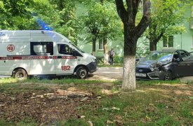Нетрезвая автоледи протаранила бордюрный камень в Советске Тульской области
