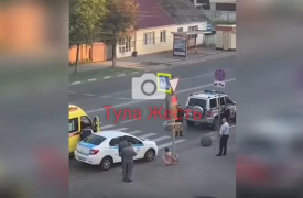 В Туле голого молодого человека приковали наручниками к столбу