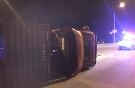 В Алексине Тульской области на кольце перевернулась фура