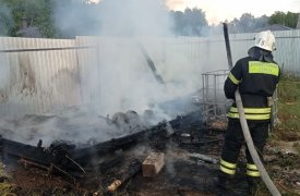 Под Тулой сгорел строительный вагончик: пострадал 64-летний мужчина