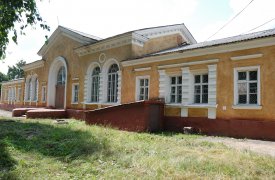 Выставка Никаса Сафронова открылась на железнодорожной станции «Жданка» в Богородицке Тульской области