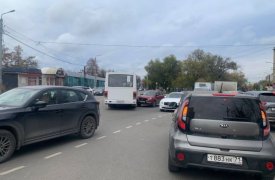В Туле на улице Оборонной в ДТП попали автобус и две легковушки