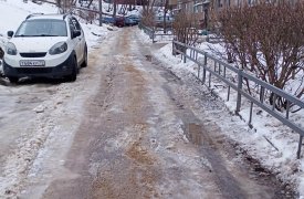 Тульская прокуратура взяла на контроль управляющую компанию, не расчищающую двор на Приупской