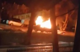 Во дворе многоэтажки Зареченского округа Тулы сгорел автомобиль