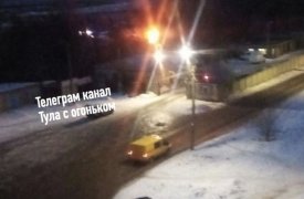 В Ефремове горела хозпостройка на улице Химиков недалеко от дома, где произошел взрыв газа