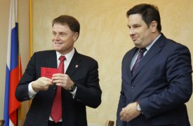 Символический мандат депутата Тульской облдумы вручили Владимиру Груздеву