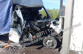 В Тепло-Огаревском районе водитель ГАЗели уснул за рулем и столкнулся с фурой