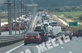 В связи с усилением мер безопасности в Тульской области полностью перекрыта трасса М-2 «Крым» в районе Серпухова