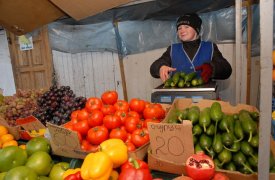 В Туле 18-летний парень украл овощи и фрукты из торговой палатки