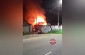 На улице Приупской в Туле сгорела голубятня