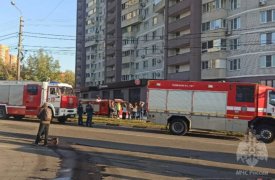 В Туле в многоэтажке по улице Макаренко загорелась лоджия